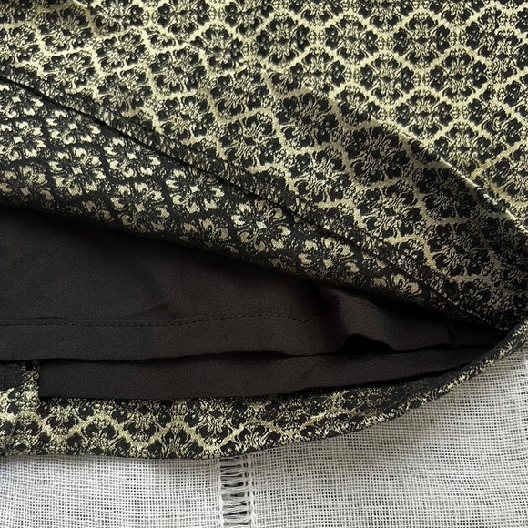 Ann Taylor Black and Gold Jacquar Pencil Skirt - Picture 4 of 9